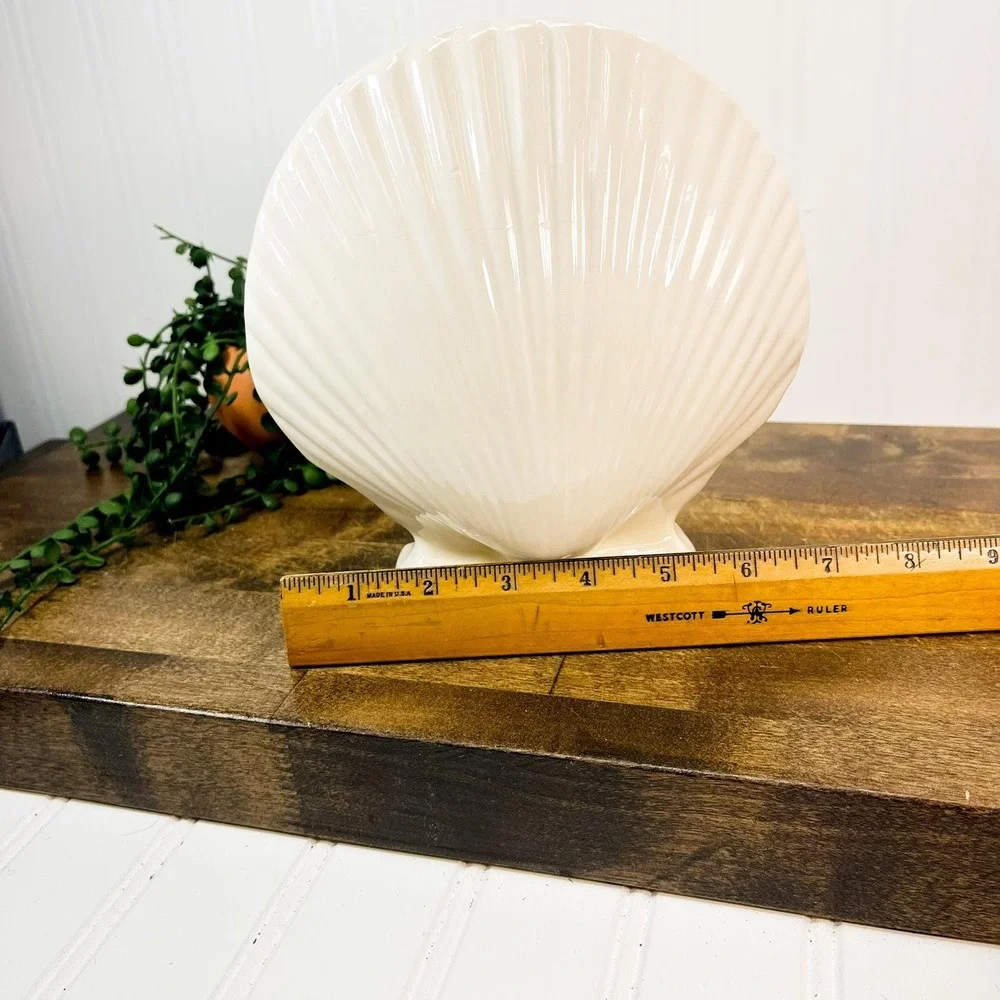 Vintage Cream Seashell Vase, Ceramic‎ Seashell Decor